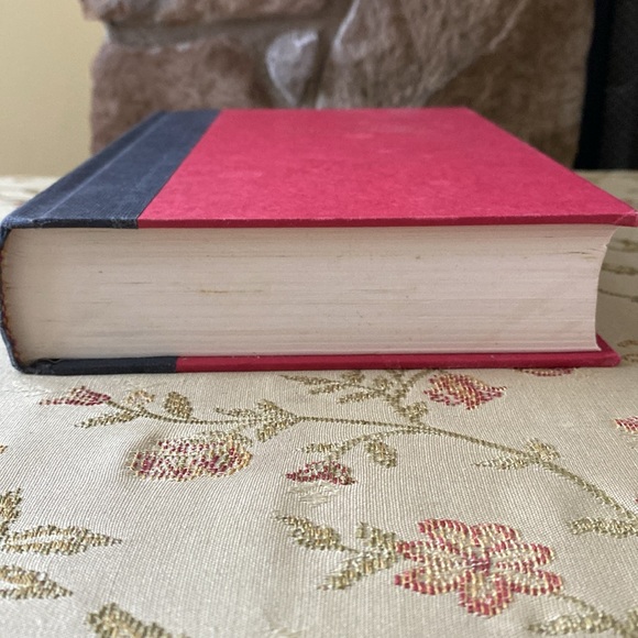 Scarlet Feather by author Maeve Binchy HARDCOVER - Picture 3 of 8